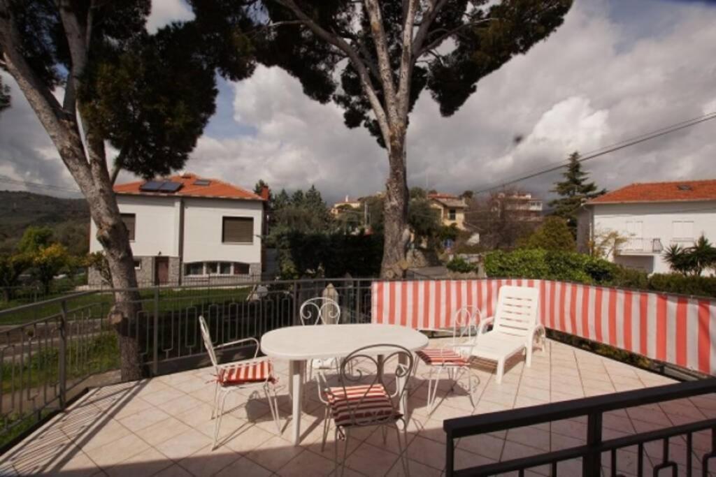 Casa Belvedere Diano Castello Exterior photo